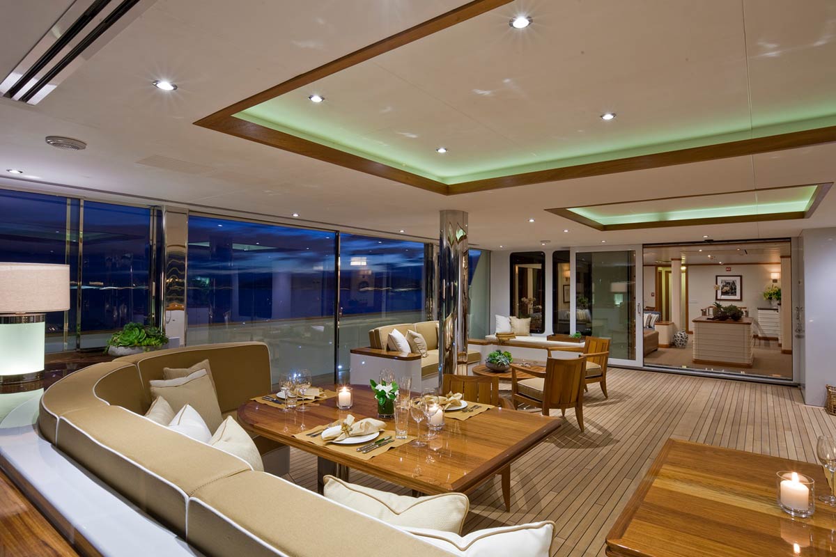 yacht charter in tahiti