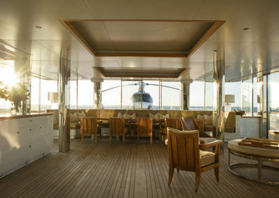 suri-adventure-yacht-charter-guest-accommodation-glass-lounge