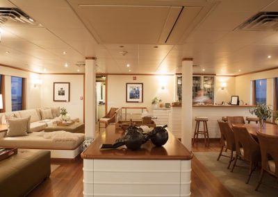 suri-adventure-yacht-charter-guest-accommodation-skylounge