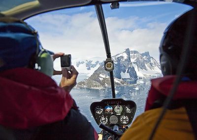 suri-yacht-charter-aviation-adventure-antarctica