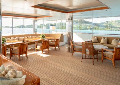 suri-yacht-charter-bridge-deck-glass-lounge