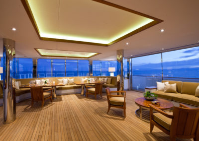 SuRi Yacht Bridge Deck Glass Lounge